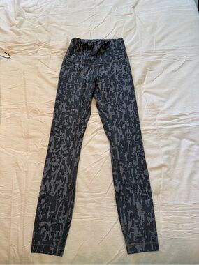 lululemon athletica Dark Gray Black Patterned Leggings